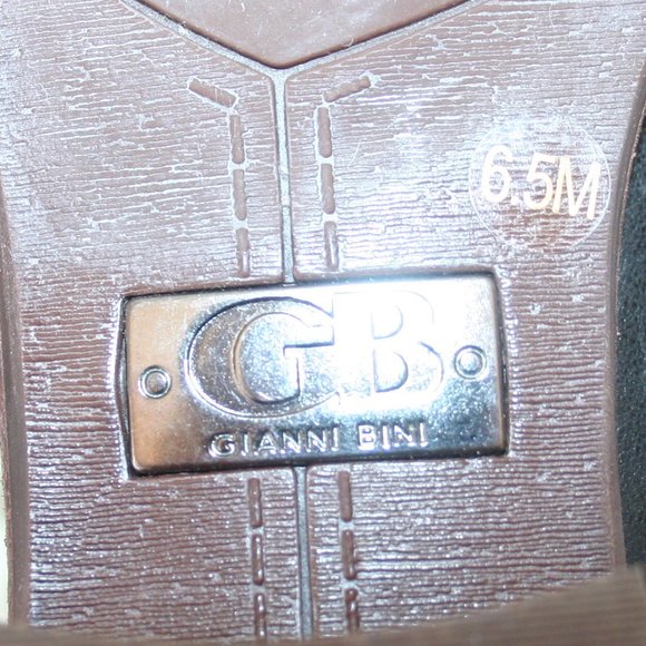 Gianni Bini Women's Black Leather Ankle Bootie Size 6 1/2 M R-461 - Picture 7 of 8